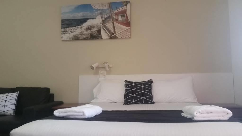 Econo Lodge Chaparral Motel Ballina Extérieur photo